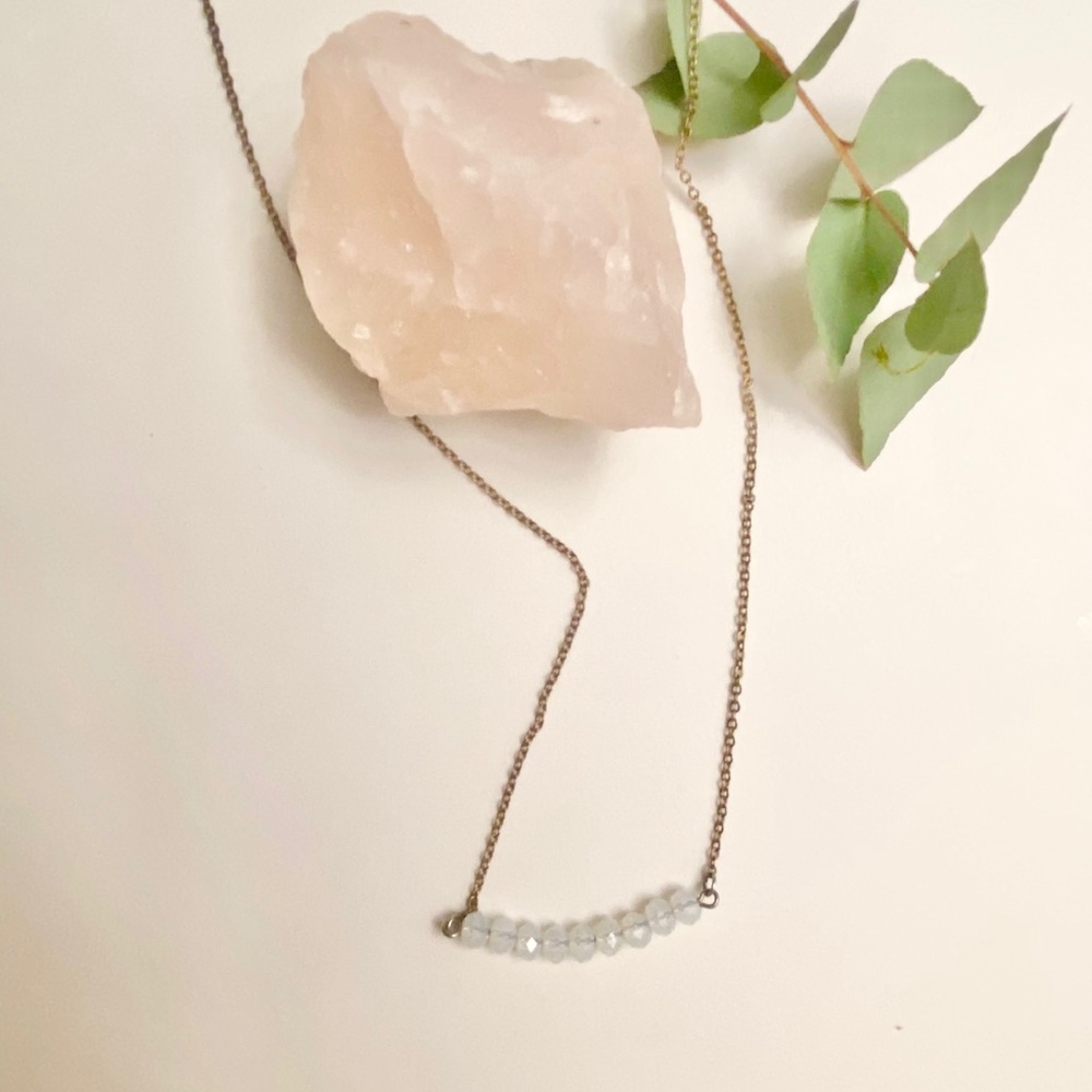 Iridescent bead necklace on medium chain